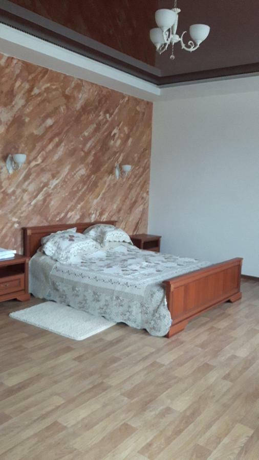 Киевская 43 Apartment Khorol Ngoại thất bức ảnh